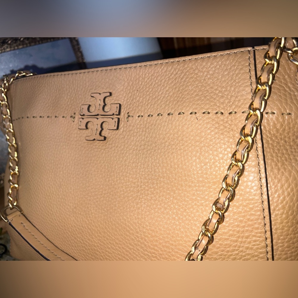 Tory Burch Marion Chain Shoulder Bag (Large)
$595 at Nordstrom’s it’s gorgeous!